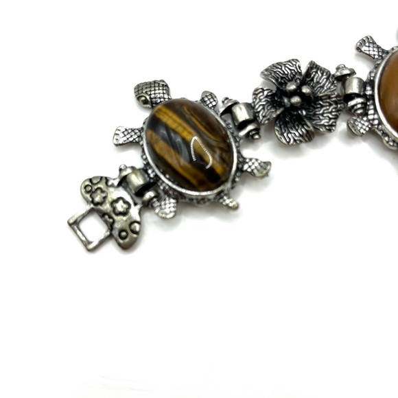 Turtle Silvertone Oval Tigers Eye Cabochon Sea Turtle Floral link Bracelet - Picture 4 of 13